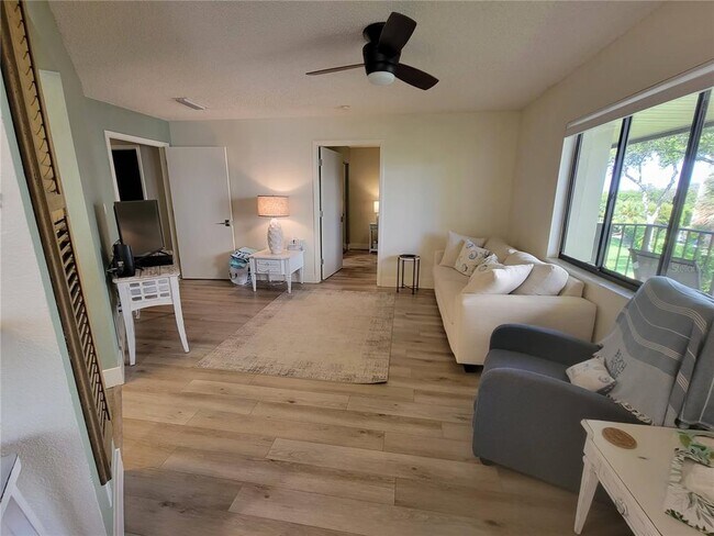 Building Photo - 1515 Pinellas Bayway S