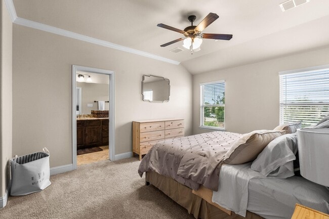 Building Photo - 1225 Pebblebrook Ln