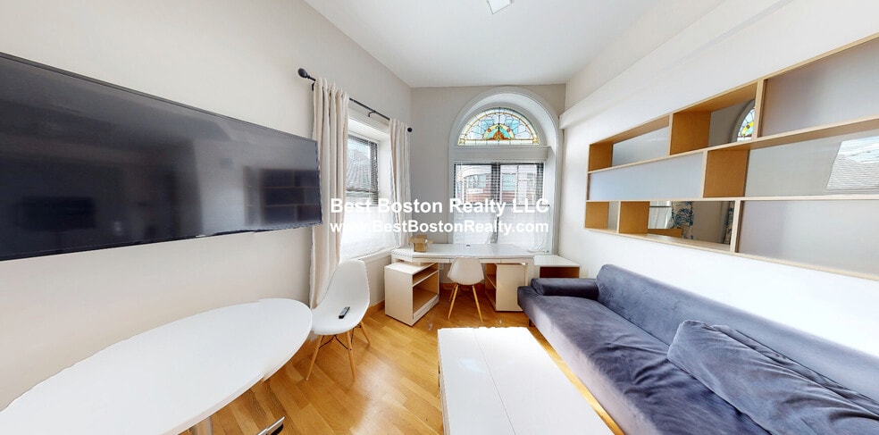 Building Photo - 115 Mt Auburn St