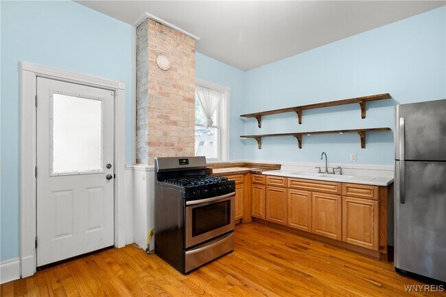 Building Photo - 136 Prospect Ave