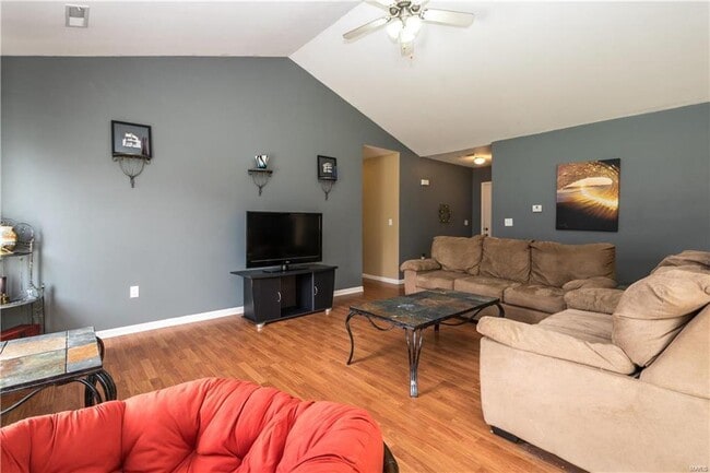 Building Photo - Home in Pioneer Ridge – Pet Friendly & Min...