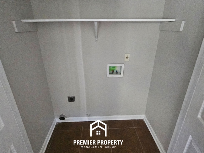 Building Photo - 3951 Silverleaf Rd