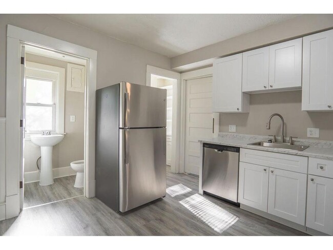 Building Photo - 1606 Concordia Ave