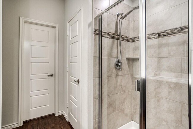 Building Photo - 3204 Brazos Dr E