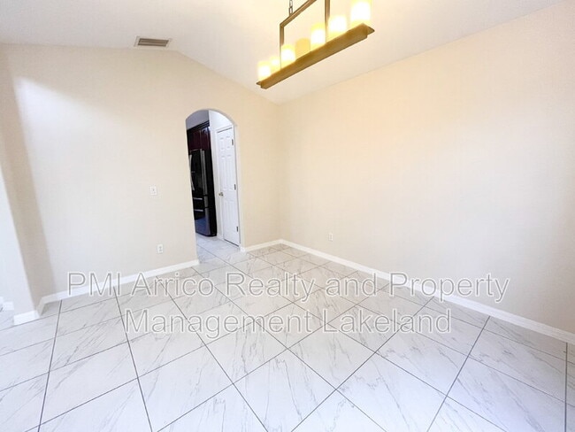 Building Photo - 3309 Verbena Ave