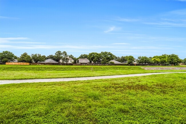 Building Photo - 16302 Crossfield Dr