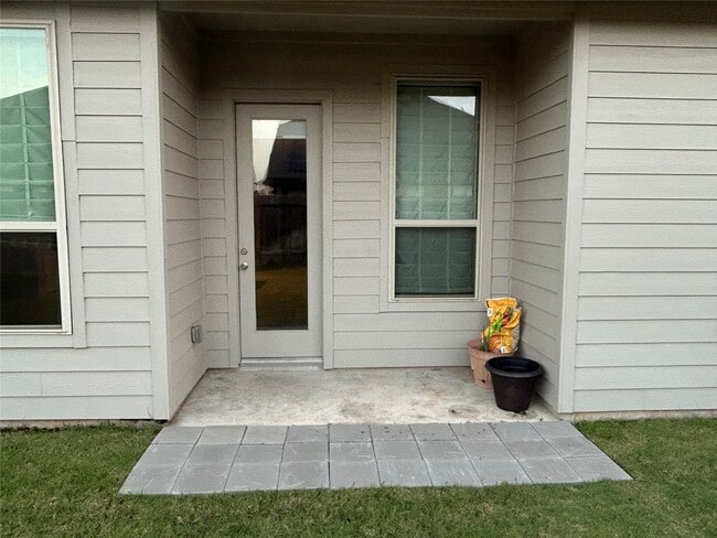 Building Photo - 326 Summer Landing Ct