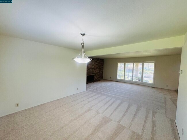 Building Photo - 103 Castle Rock Rd