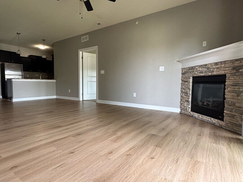 Building Photo - 8350 Ep True Pky