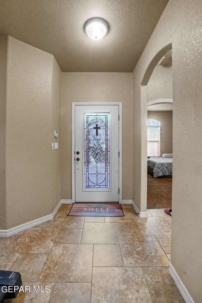 Building Photo - 3845 Tierra Campa Dr