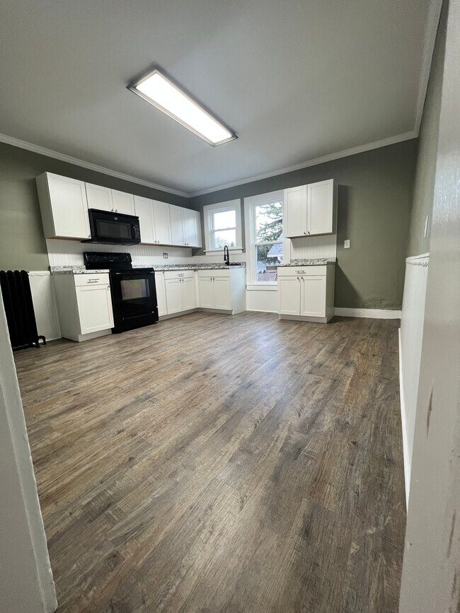 Building Photo - 425 Ellicott St