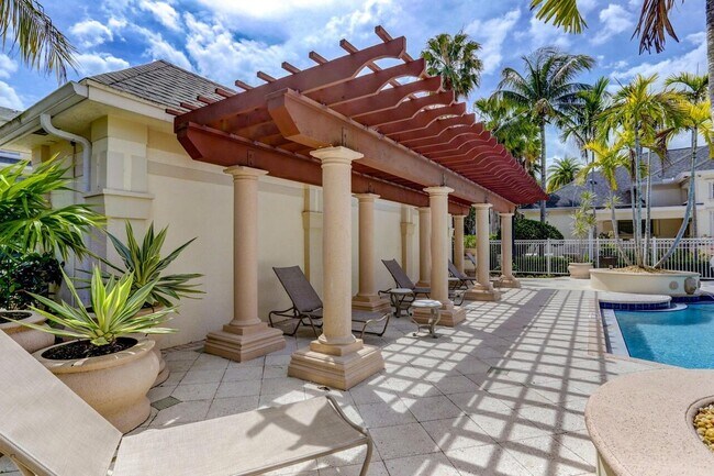 Building Photo - 225 Murcia Dr