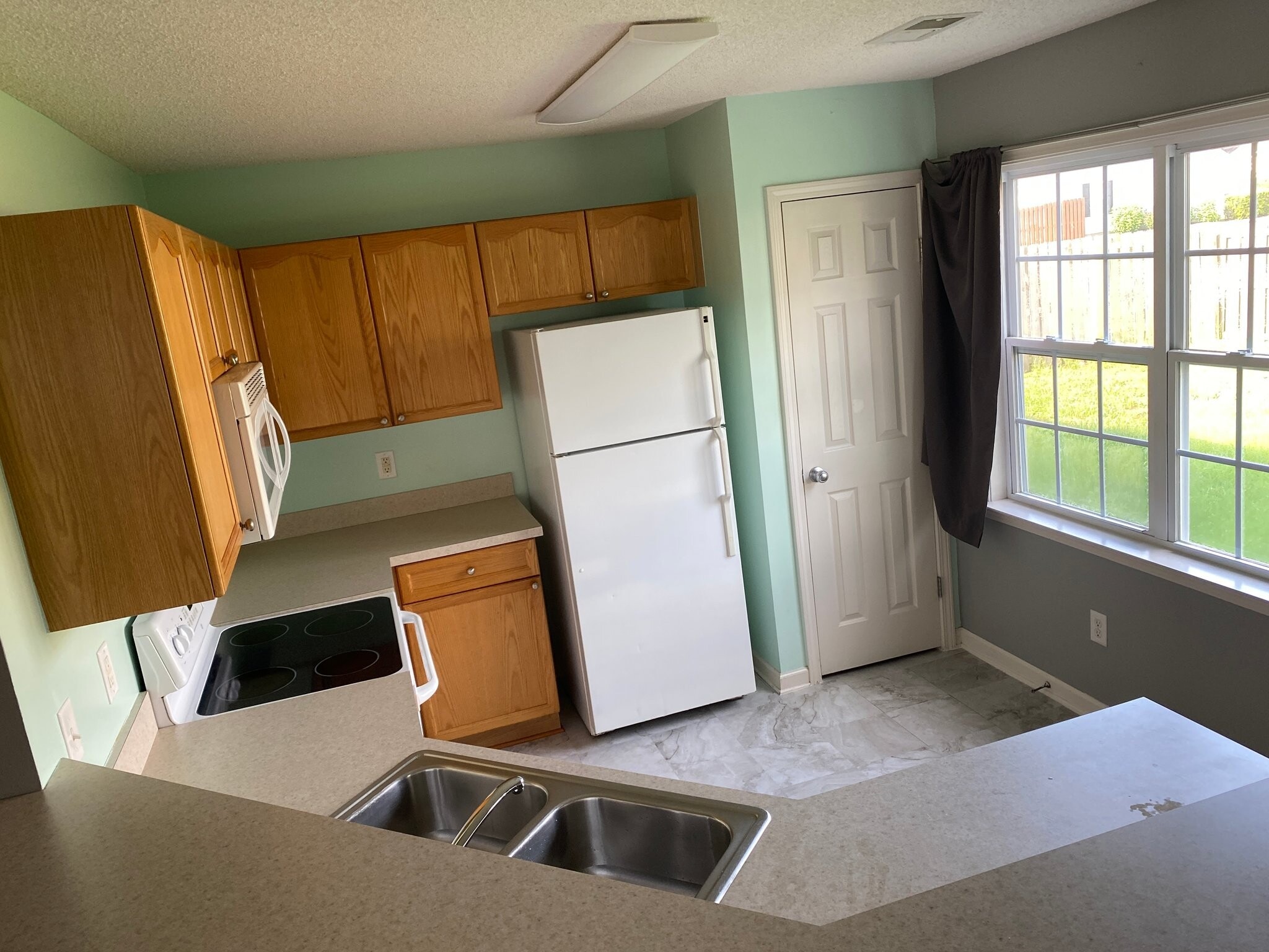 Building Photo - 1161 Amber Pines Dr