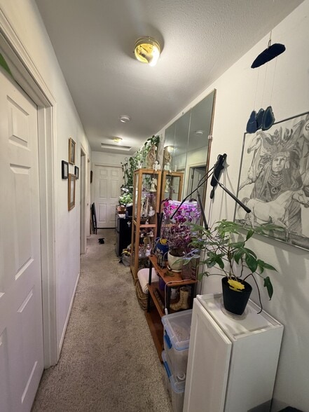 Building Photo - 226 D St NW