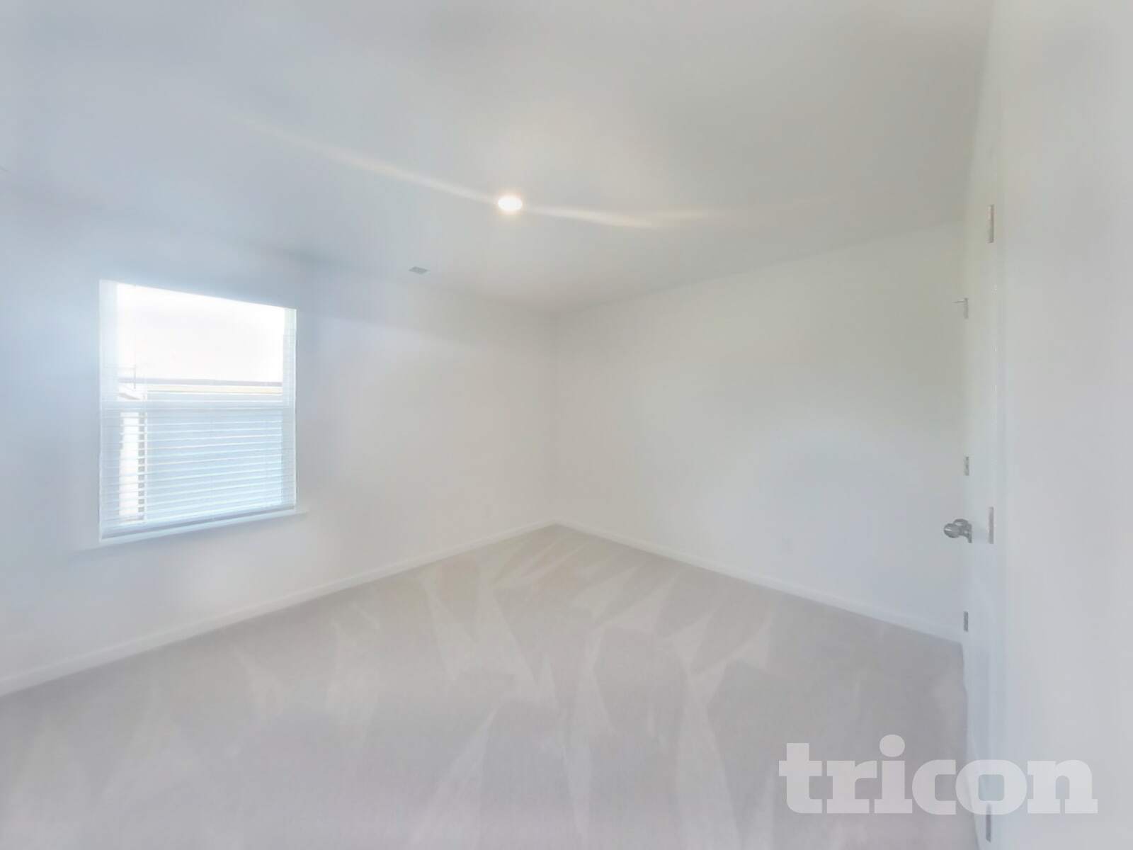 Building Photo - 1940 Logan Ln