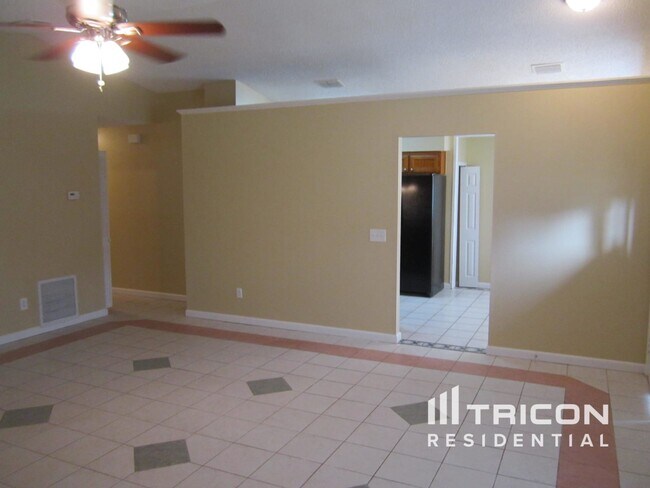 Building Photo - 1702 Sandy Hollow Loop
