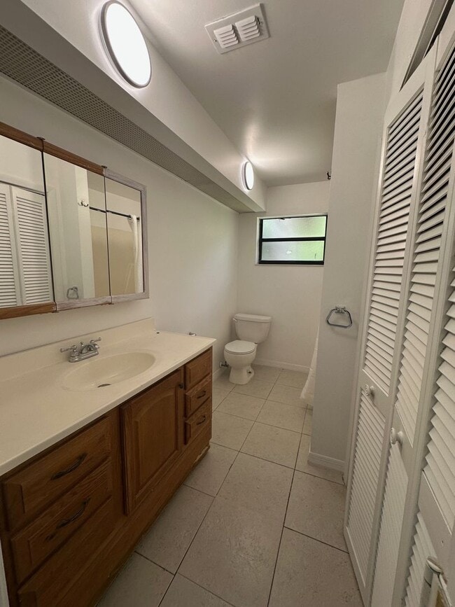 Building Photo - Charming 2-Bed, 2-Bath Home with Garage & ...