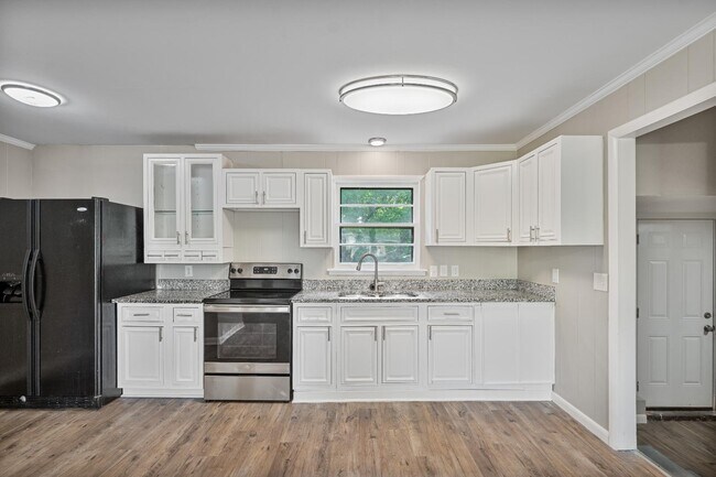 Building Photo - 4241 Tee Jay Dr NW