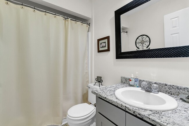 Building Photo - Beautiful 3-Bedroom Home in the Heart of Charleston!
