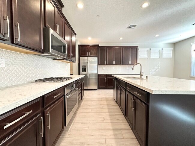 Building Photo - 6025 Palermo Way