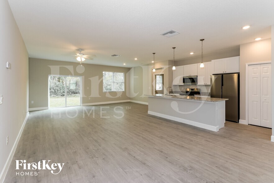 Building Photo - 486 Harrisburg St SW