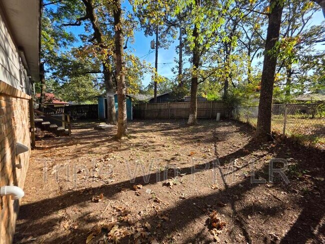 Building Photo - 5505 Crescent Dr