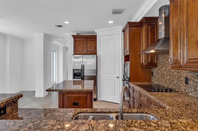 Building Photo - 416 SW 11th St