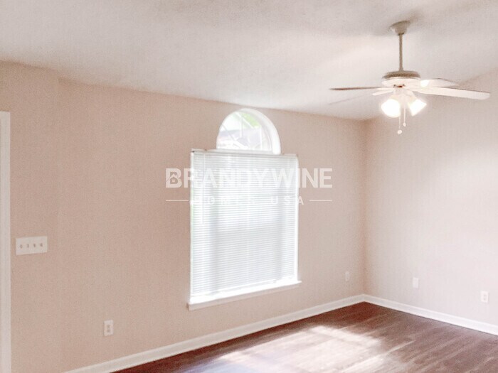 Building Photo - 4392 Westchester Ct