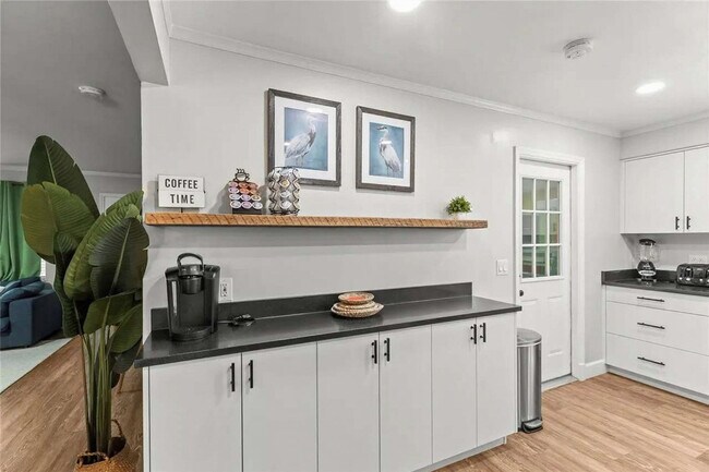 Building Photo - 1596 Idle Dr NE