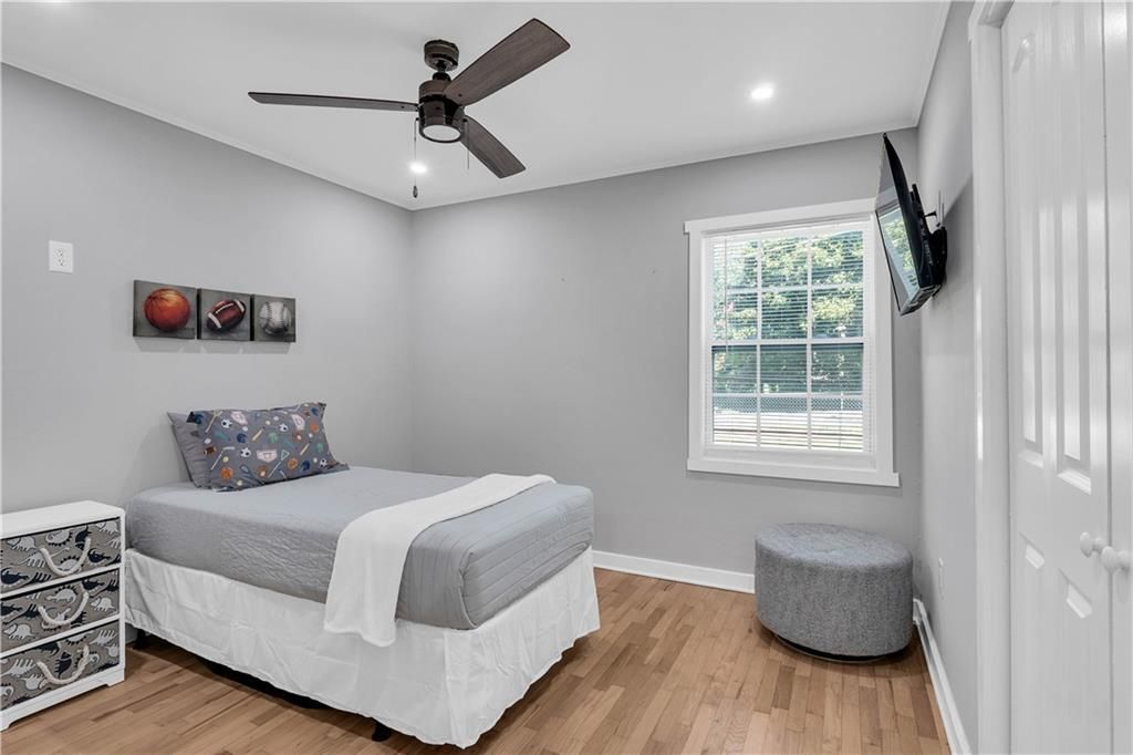 Building Photo - 3910 Clairmont Rd