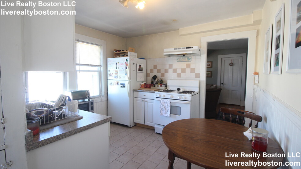 Building Photo - 30 Antwerp St