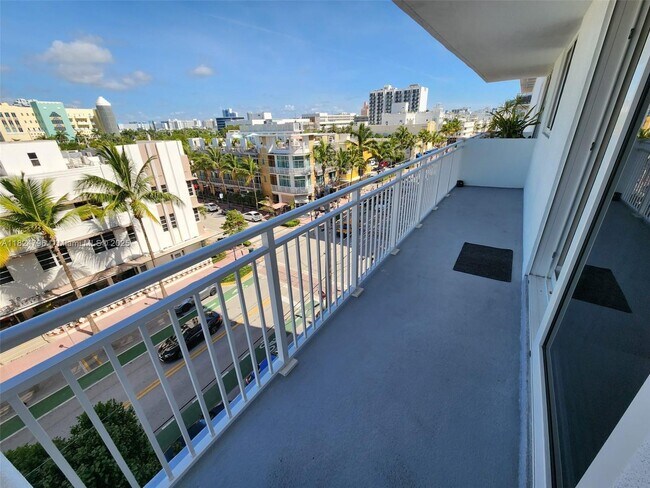 Building Photo - 345 Ocean Dr