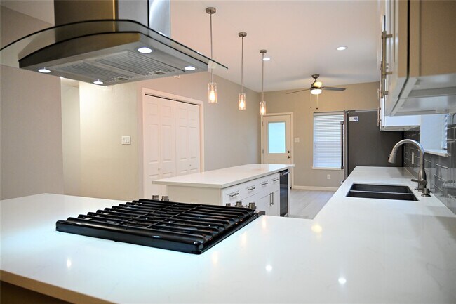 Building Photo - 2339 Bent River Dr