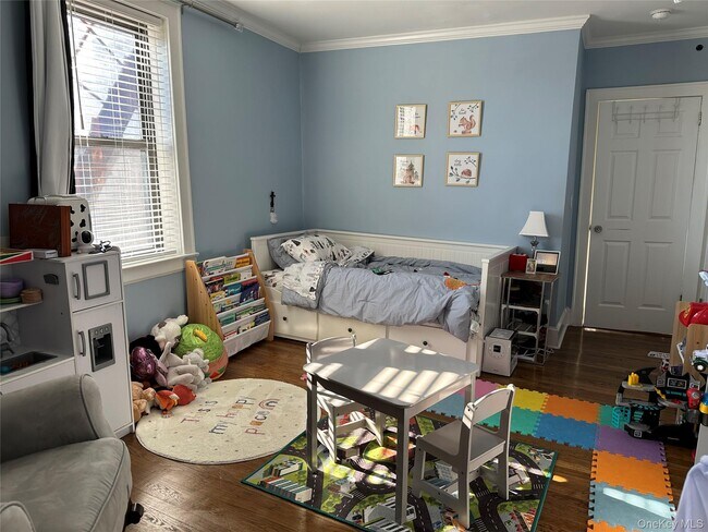 Building Photo - 312 Main St