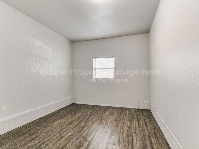 Building Photo - 9524 McIntosh Ave