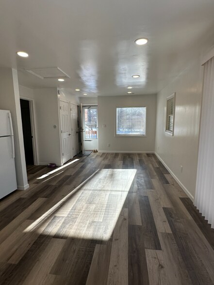 Building Photo - 28532 Grayling Ave