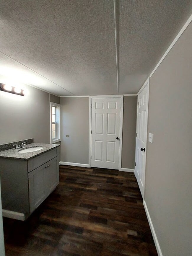 Building Photo - 3 Bedroom Mobile Home in West Pelzer