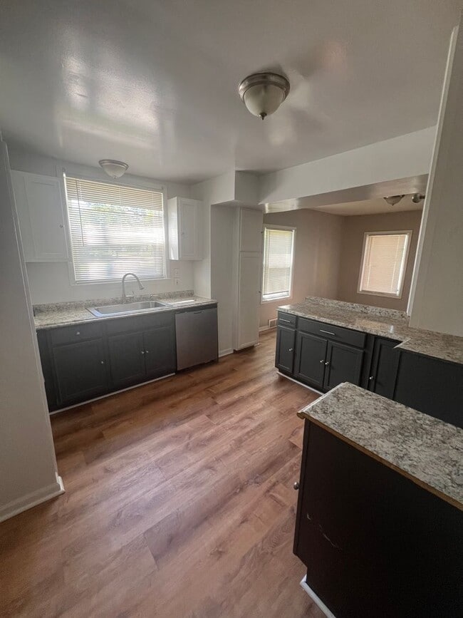 Building Photo - 13747 Vassar Dr