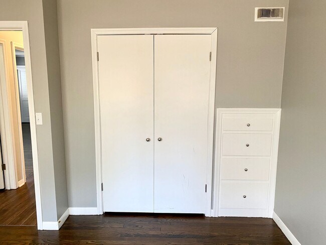 Building Photo - Remodeled Westgate Home with Attached Prof...