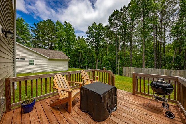 Building Photo - 105 Nice Dr