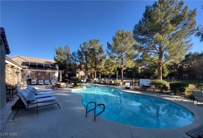 Building Photo - 555 E Silverado Ranch Blvd