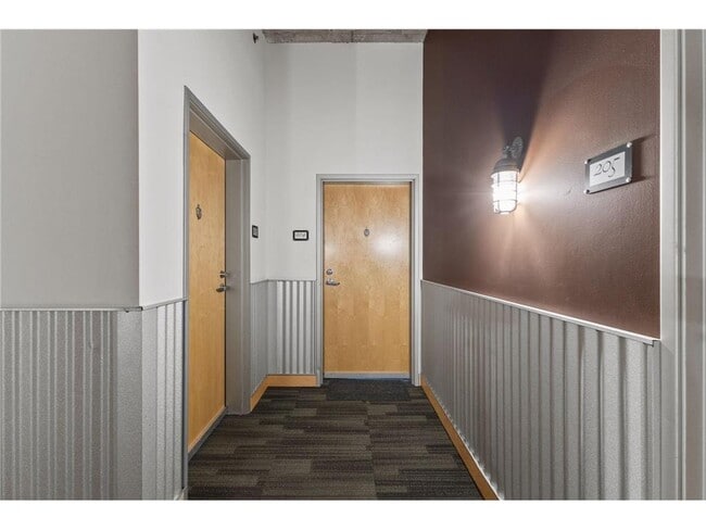 Building Photo - 918 N 3rd St