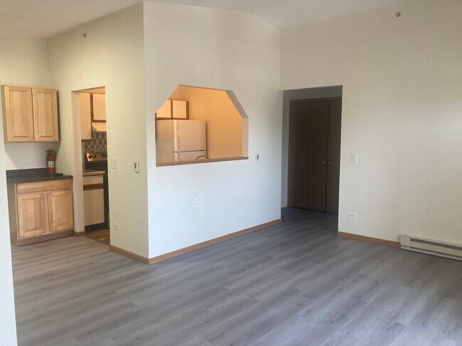 Building Photo - 551 Leah Ln