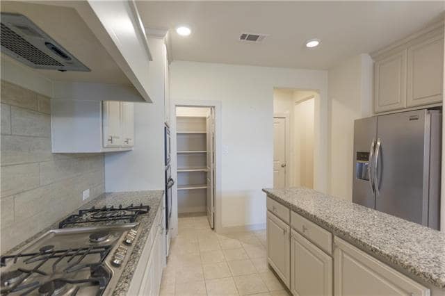 Building Photo - 420 Texas Dr