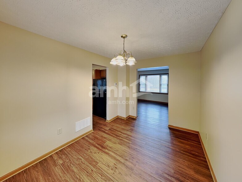 Building Photo - 105 Elmwood St