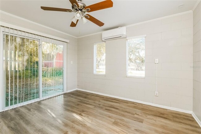 Building Photo - 5801 Abercorn Dr