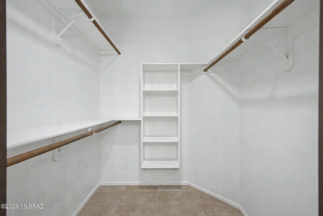 Building Photo - 5250 Woodspring Dr