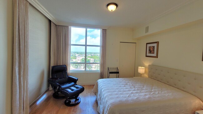 Building Photo - 3700 S Ocean Blvd