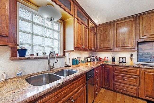 Building Photo - 336 Admiral Cir