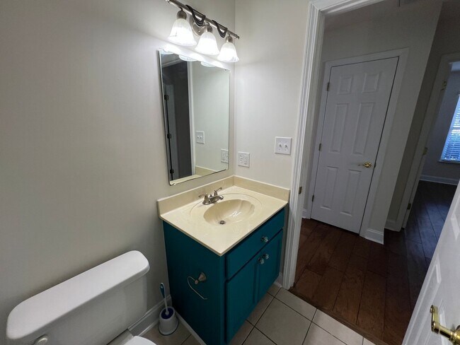 Building Photo - 154 Regency Dr